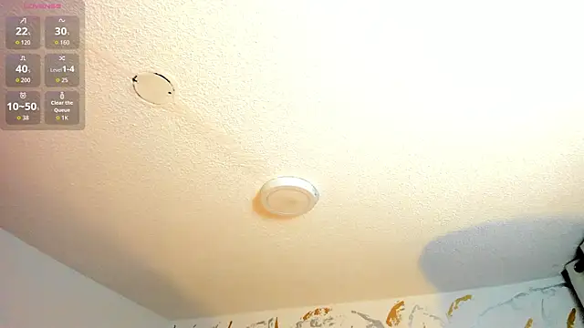Snapshot of Cristal_Velle chatting on 4, 6, 2026 Cristal Velle online show from 4, 6, 2026