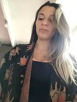 Isabella Varella online show from 12, 3, 2025