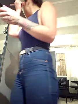 Isabella Varella online show from 11, 9, 2025