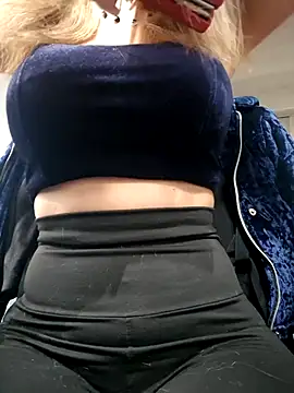 Isabella Varella online show from 23, 9, 2025