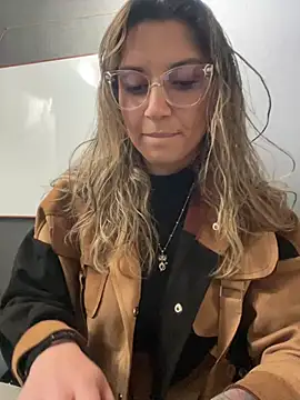 Isabella Varella online show from 3, 2, 2026