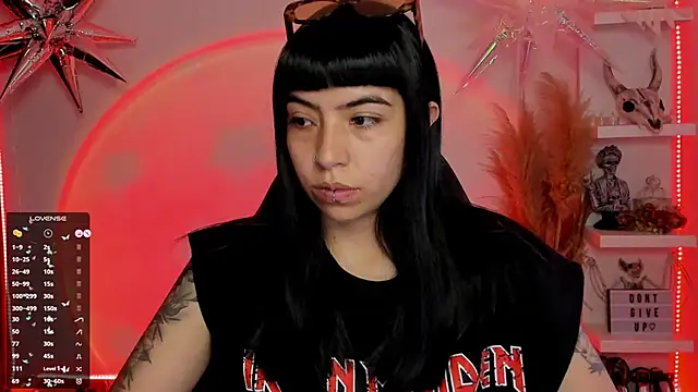 Snapshot of Saraa_Desiree chatting on 5, 3, 2025 Saraa Desiree online show from 5, 3, 2025