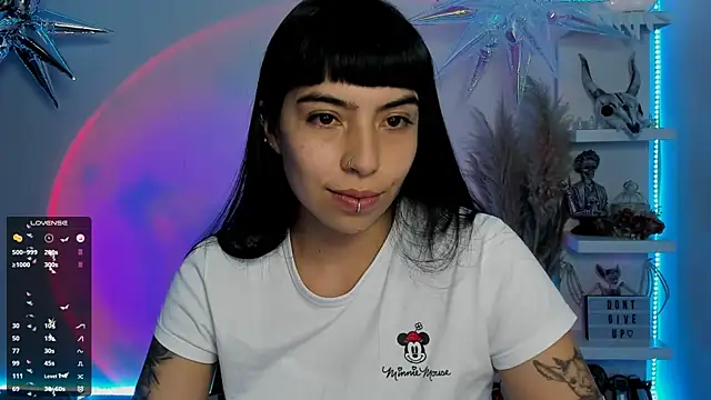 Snapshot of Saraa_Desiree chatting on 8, 3, 2025 Saraa Desiree online show from 8, 3, 2025