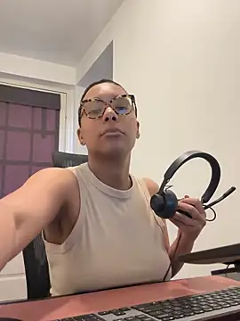 Melia Rayne online show from 6, 4, 2026