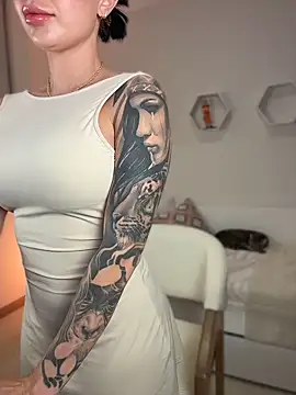 ValentinaMilann online show from 15, 4, 2026