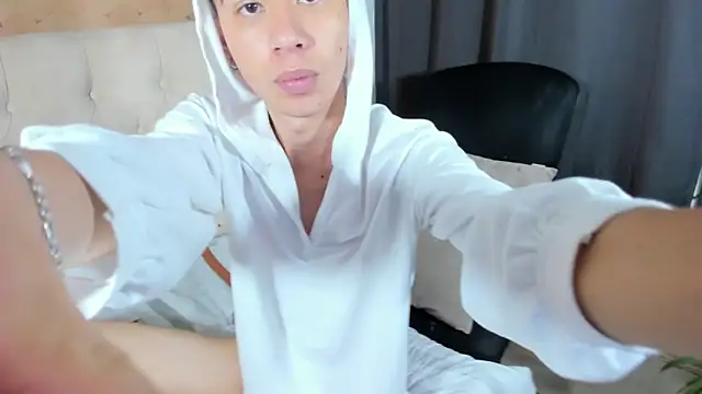 Snapshot of dads_rider chatting on 4, 3, 2025 dads rider online show from 4, 3, 2025