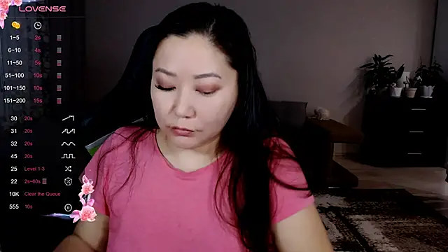 Snapshot of LisaAsianFlower chatting on 10, 10, 2025 LisaAsianFlower online show from 10, 10, 2025