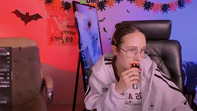 mona cloud online show from 4, 11, 2025