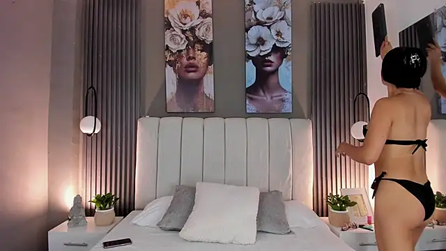 GiannaColling1 online show from 10, 11, 2025