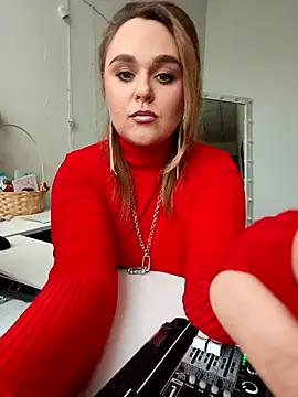 Juicy PeachLux online show from 13, 3, 2025