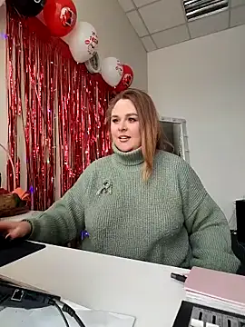 Juicy PeachLux online show from 25, 2, 2026