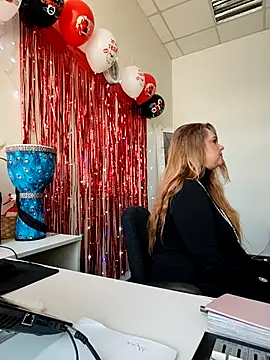 Juicy PeachLux online show from 28, 2, 2026