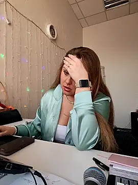 Juicy PeachLux online show from 25, 3, 2026