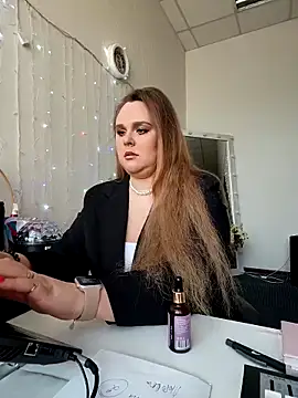 Juicy PeachLux online show from 3, 4, 2026