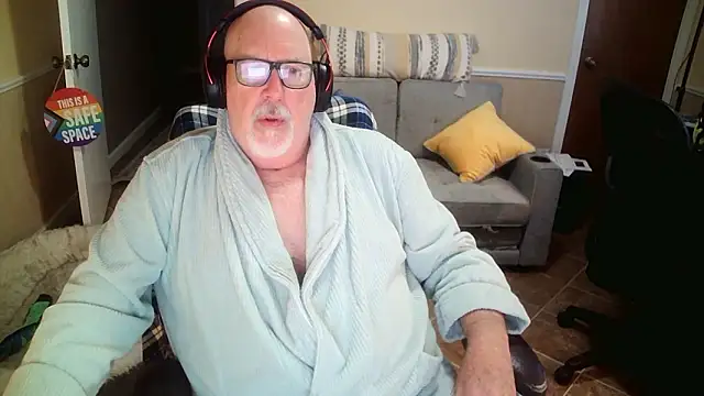 Snapshot of superbearboss chatting on 18, 1, 2026 superbearboss online show from 18, 1, 2026