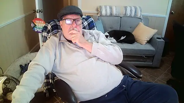 Snapshot of superbearboss chatting on 16, 3, 2026 superbearboss online show from 16, 3, 2026