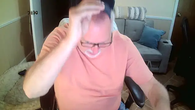 Snapshot of superbearboss chatting on 10, 4, 2026 superbearboss online show from 10, 4, 2026