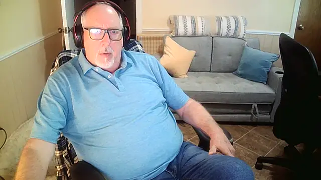 Snapshot of superbearboss chatting on 14, 4, 2026 superbearboss online show from 14, 4, 2026