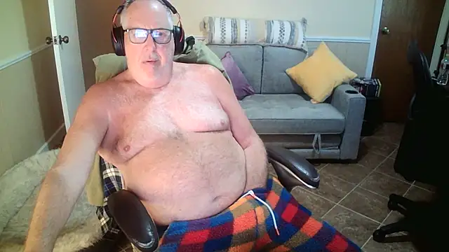 Snapshot of superbearboss chatting on 15, 6, 2026 superbearboss online show from 15, 6, 2026
