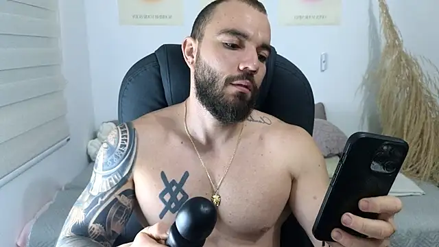 Snapshot of Isaac_Carter chatting on 2, 12, 2025 Isaac Carter online show from 2, 12, 2025