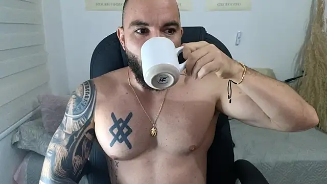 Snapshot of Isaac_Carter chatting on 17, 12, 2025 Isaac Carter online show from 17, 12, 2025