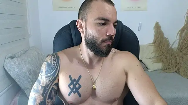 Snapshot of Isaac_Carter chatting on 23, 12, 2025 Isaac Carter online show from 23, 12, 2025