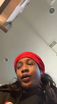 Snapshot of Dymmmm chatting on 11, 3, 2025 Dymmmm online show from 11, 3, 2025