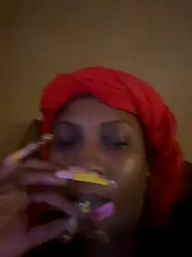 Snapshot of Dymmmm chatting on 4, 11, 2025 Dymmmm online show from 4, 11, 2025