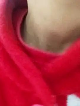 Snapshot of saraaxx1 chatting on 15, 11, 2025 saraaxx1 online show from 15, 11, 2025