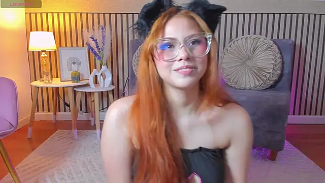 Snapshot of aleska_winter chatting on 3, 10, 2025 aleska winter online show from 3, 10, 2025