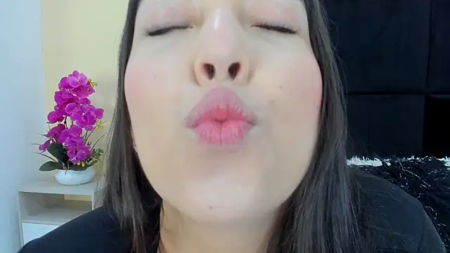 MaddyCrofft online show from 10, 3, 2026