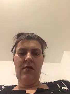 Curvy-Essex-Milf online show from 14, 3, 2025