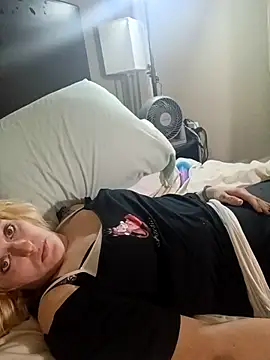 KITTYBOOBOOFUXX online show from 25, 11, 2025