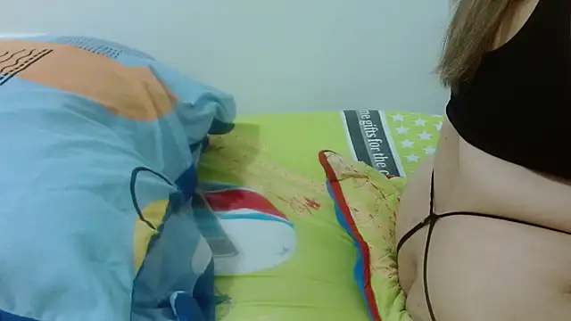 Snapshot of Milena_Foox chatting on 30, 10, 2025 Milena Foox online show from 30, 10, 2025