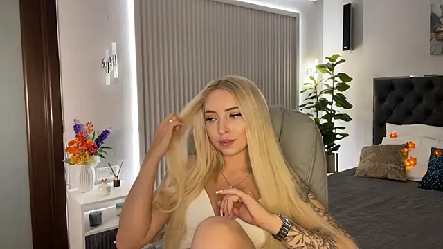 OhMyEmma online show from 3, 10, 2025