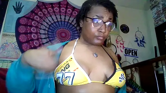 Snapshot of GardeniaFields chatting on 4, 4, 2026 GardeniaFields online show from 4, 4, 2026