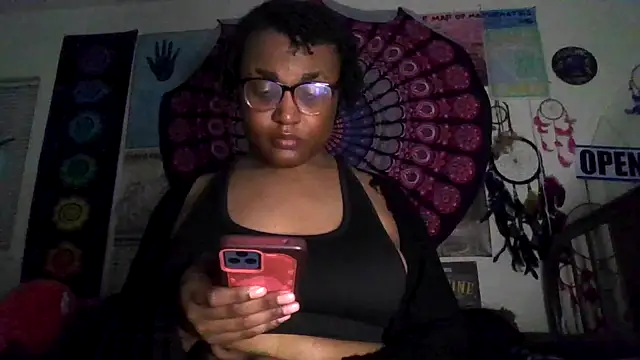 Snapshot of GardeniaFields chatting on 6, 4, 2026 GardeniaFields online show from 6, 4, 2026