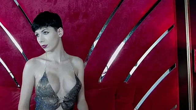 Roxxy Rouge online show from 7, 10, 2025