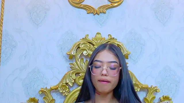 Snapshot of CataStones chatting on 8, 11, 2025 CataStones online show from 8, 11, 2025