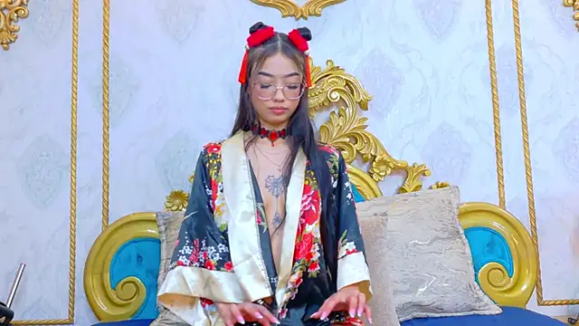 Snapshot of CataStones chatting on 13, 11, 2025 CataStones online show from 13, 11, 2025