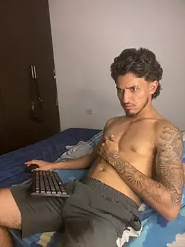 Snapshot of Zayn_kane chatting on 7, 7, 2026 Zayn kane online show from 7, 7, 2026