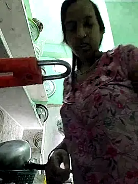 Hotty-Nidhi online show from 5, 4, 2026