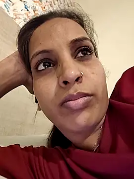 Snapshot of Hotty-Nidhi chatting on 24, 5, 2026 Hotty-Nidhi online show from 24, 5, 2026