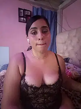 Snapshot of L_ucero chatting on 12, 3, 2025 L ucero online show from 12, 3, 2025