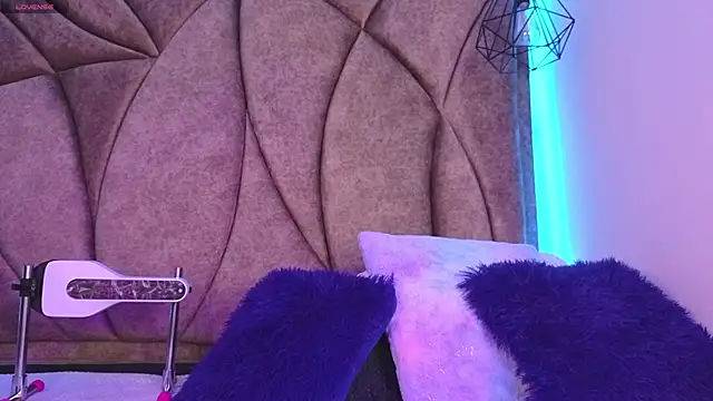 Kanela miller  online show from 24, 3, 2026