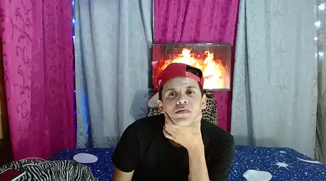 Snapshot of Hidden_Fantasies chatting on 19, 3, 2025 Hidden Fantasies online show from 19, 3, 2025