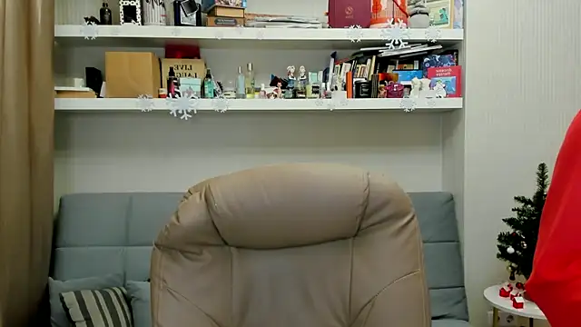 Kara Smith  online show from 17, 12, 2025