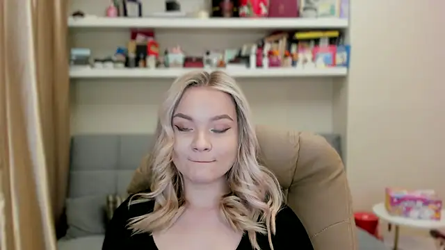 Kara Smith  online show from 3, 5, 2026