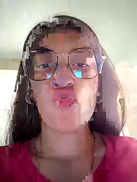 Snapshot of HOLY_DOLL chatting on 8, 10, 2025 HOLY DOLL online show from 8, 10, 2025