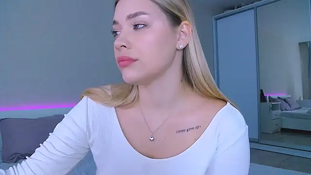 Snapshot of DIANAxxxDIAMOND chatting on 2, 10, 2025 DIANAxxxDIAMOND online show from 2, 10, 2025